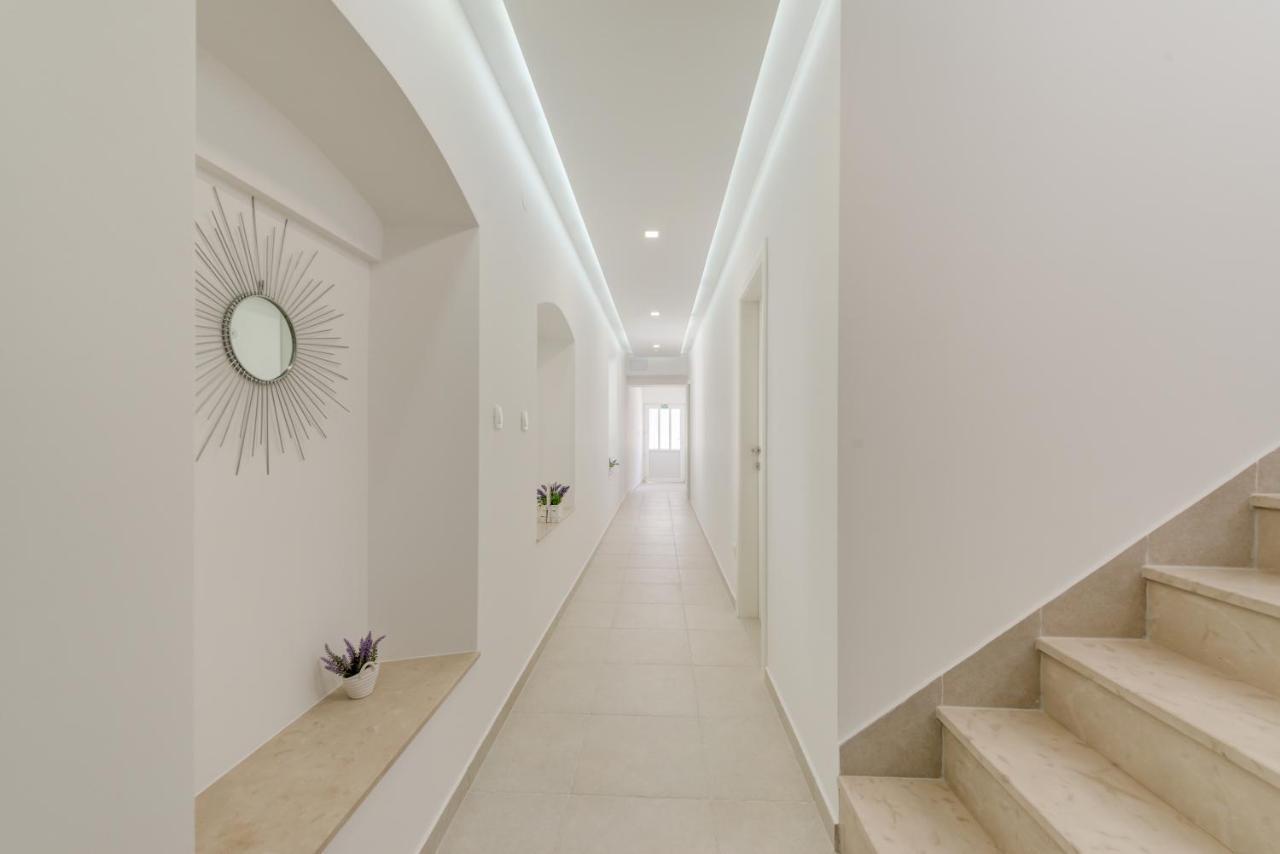 Apartments Villa Tudor 2 Хвар Екстериор снимка